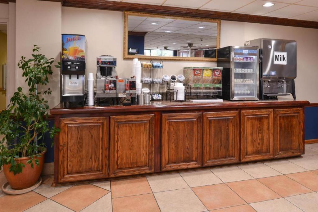 New Victorian Inn & Suites Ομάχα Εξωτερικό φωτογραφία